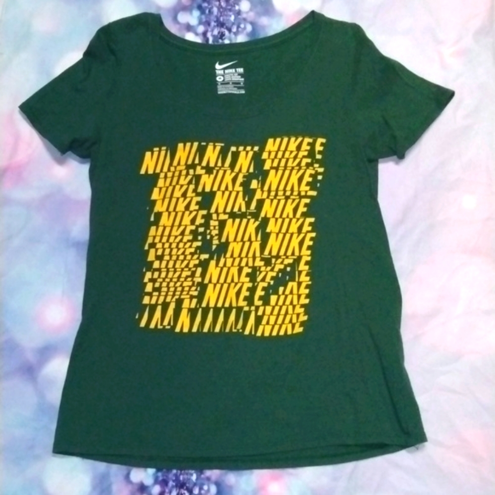 Nike Short Sleeve Tee
